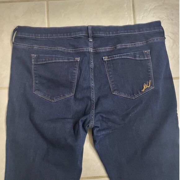 Express Dark Wash Skyscraper Mid Rise Jeans - Size 18L - Picture 3 of 6